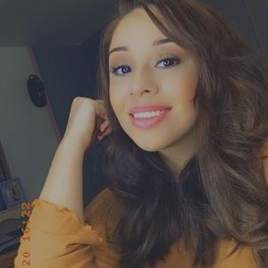 Meet your Posher, Janeth